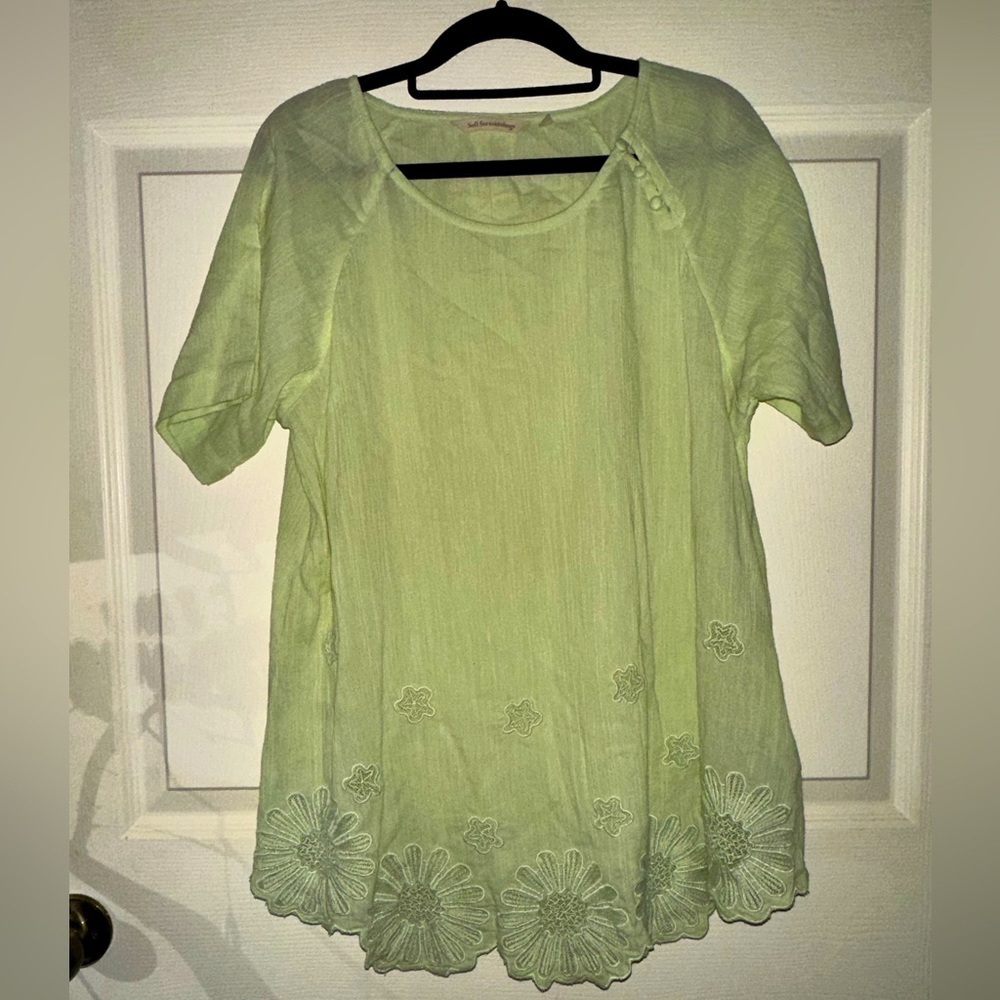 Soft surroundings women’s light green  floral hem blouse S cottagecore summer
